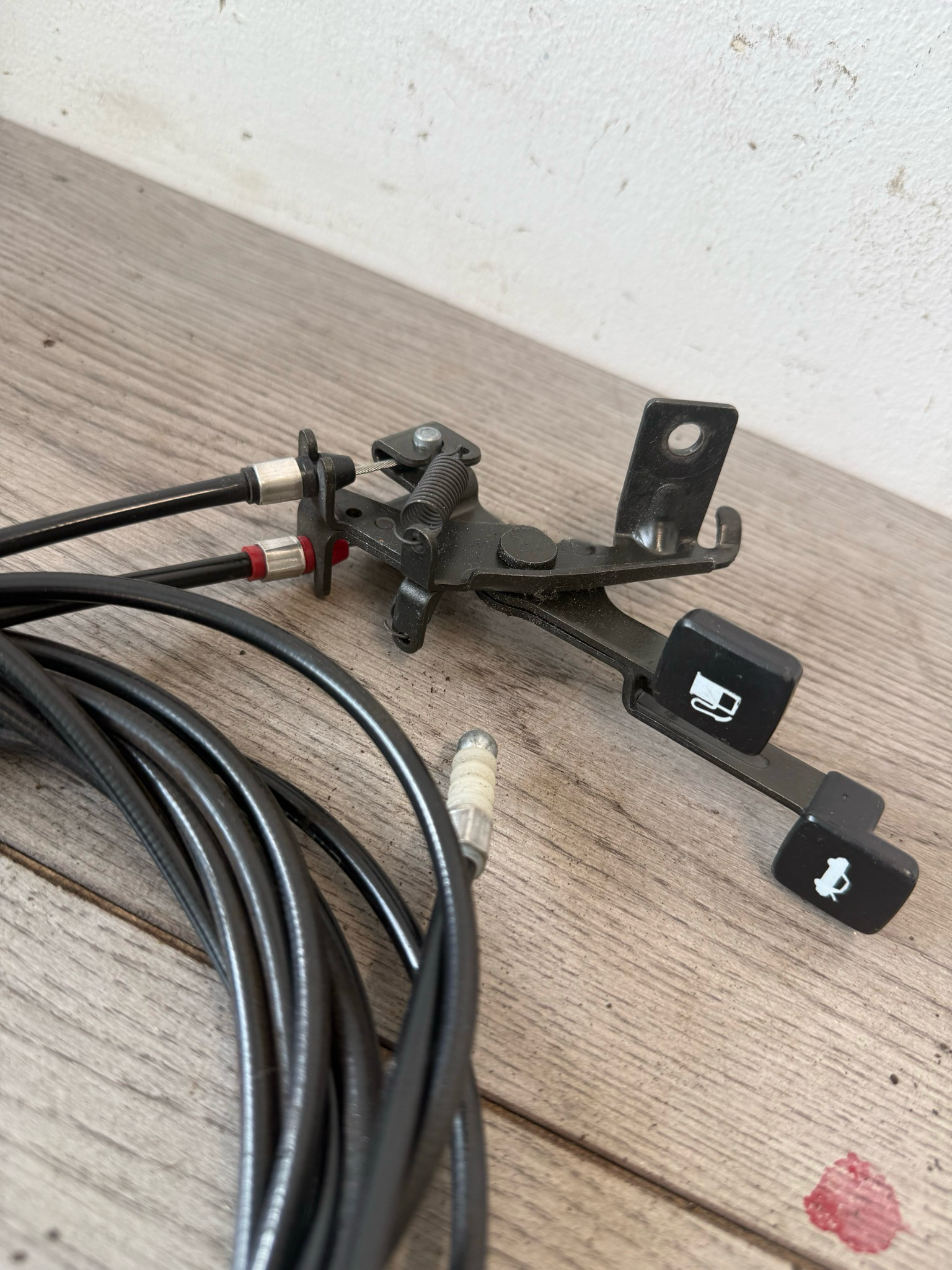 MX5 MK1 MK2 MK2.5 BOOT RELEASE PETROL CAP COVER RELEASE CABLES AND LEVERS