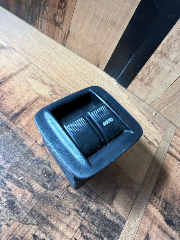 MX5 Electric Window Switch Auto Function Genuine Mazda MX-5 Mk2.5 2002-2005 MX5 Electric Window Switch Auto Function Genuine Mazda MX-5 Mk2.5 2002-2005