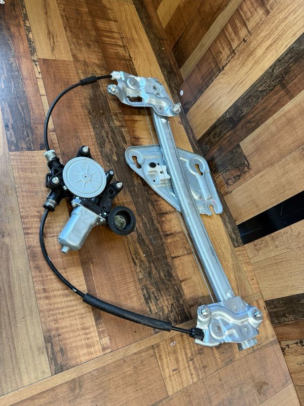 Mazda MX5 MK3 NC Window Regulator with Motor Front Left Passenger Mazda MX5 MK3 NC Window Regulator with Motor Front Left Passenger