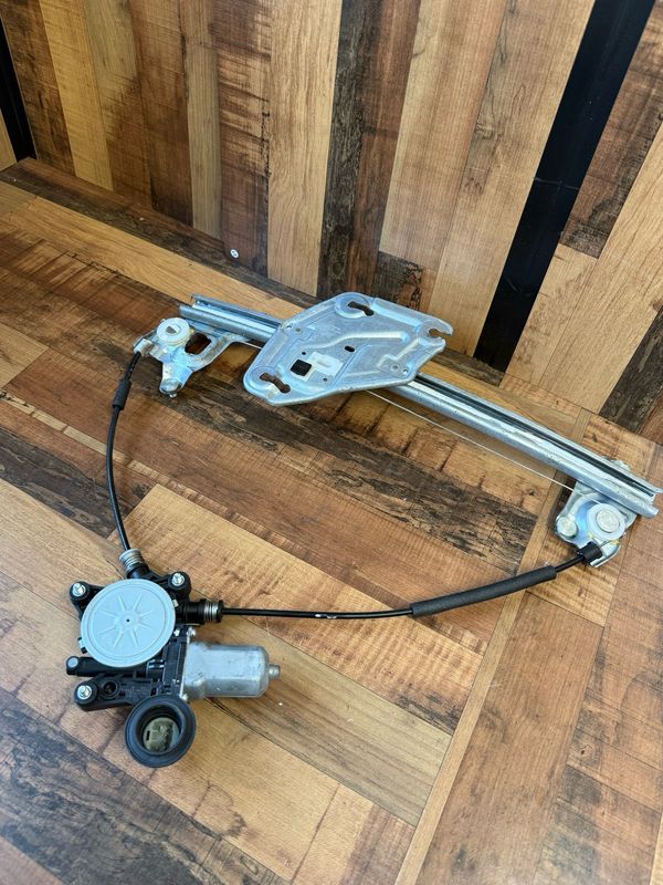 Mazda MX5 MK3 NC Window Regulator And Motor Driver Right Side Mazda MX5 MK3 NC Window Regulator And Motor Driver Right Side