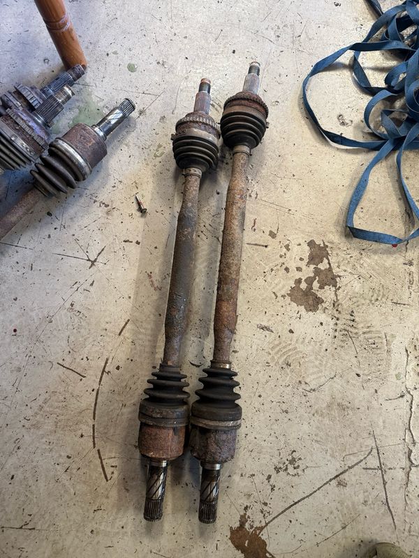 MAZDA MX5 MK3 NC 2005 - 2015 - PAIR OF DRIVESHAFTS - LEFT & RIGHT - ABS - BOTH MAZDA MX5 MK3 NC 2005 - 2015 - PAIR OF DRIVESHAFTS - LEFT & RIGHT - ABS - BOTH