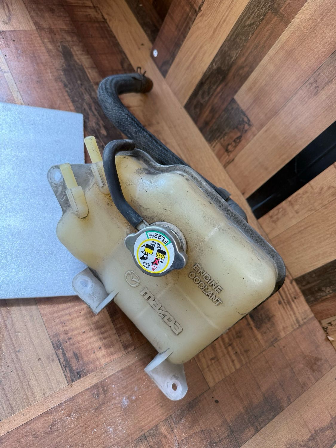 MAZDA MX5 MX-5 MK3 COOLANT BOTTLE HEADER TANK + CAP 2.0 PETROL (2005 - 2015) MAZDA MX5 MX-5 MK3 COOLANT BOTTLE HEADER TANK + CAP 2.0 PETROL (2005 - 2015)