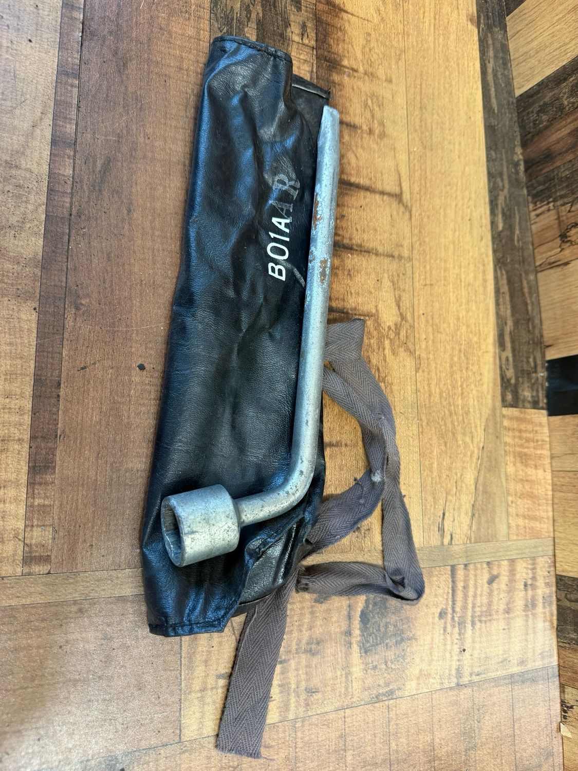 Mazda MX5 - Mk2 (NB) 98-05 - TOOL KIT WRAP - wheel nut wrench lug bag - B01A