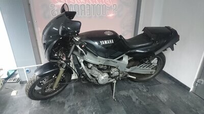 Yamaha FZR 600 3HE