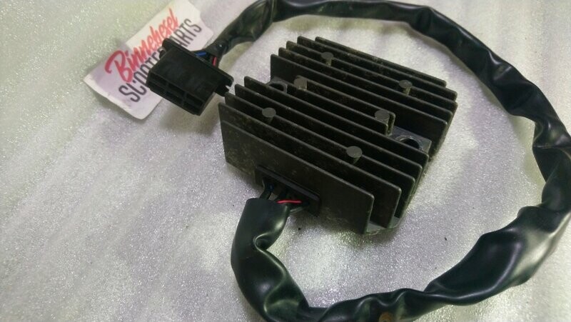 Spannungsregler Honda CBR 125 R JC39