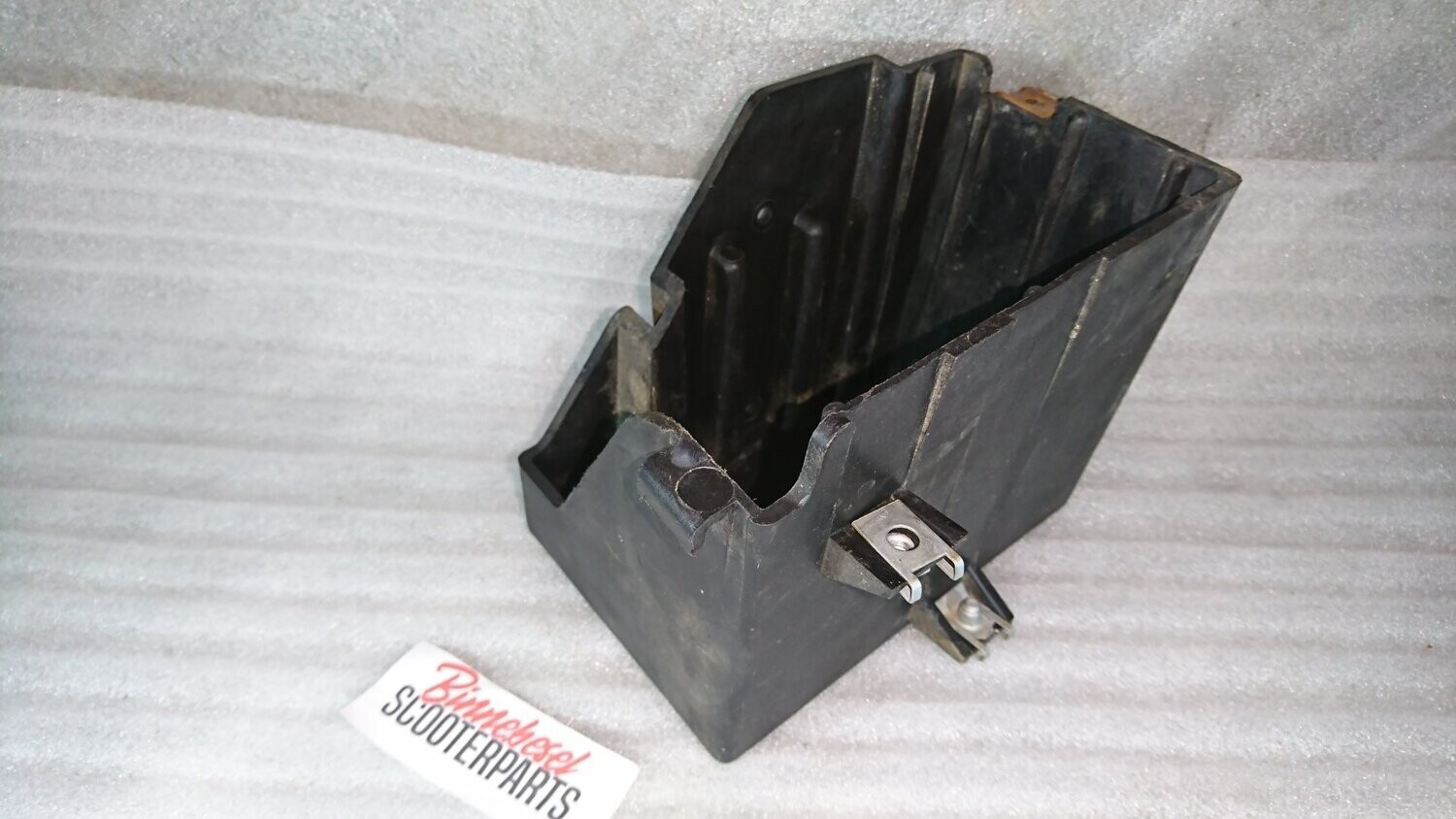 Verkleidung Aprilia Scarabeo 125 Batteriebox
