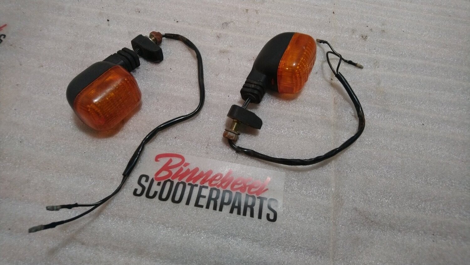Blinker Yamaha RS 100 1Y8 Hinten Paar (abgebrochen)