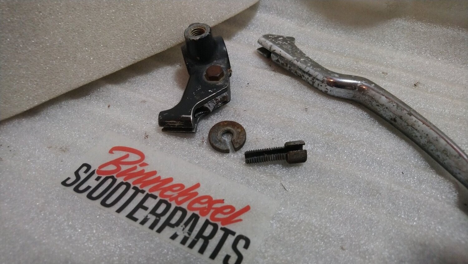 Kupplungshebel Yamaha RS 100 1Y8 +Halter (Hebel defekt)