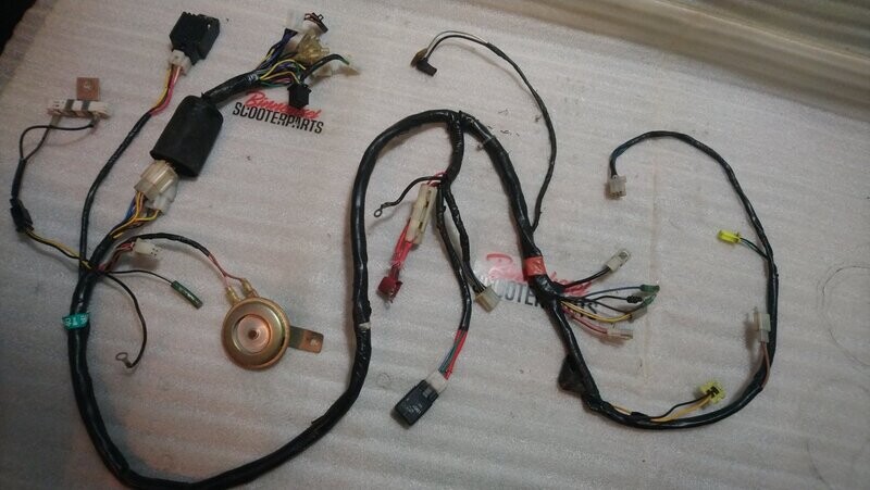 Kabelbaum Pegasus Solero +Spannungsregler +Anlasser-Relais