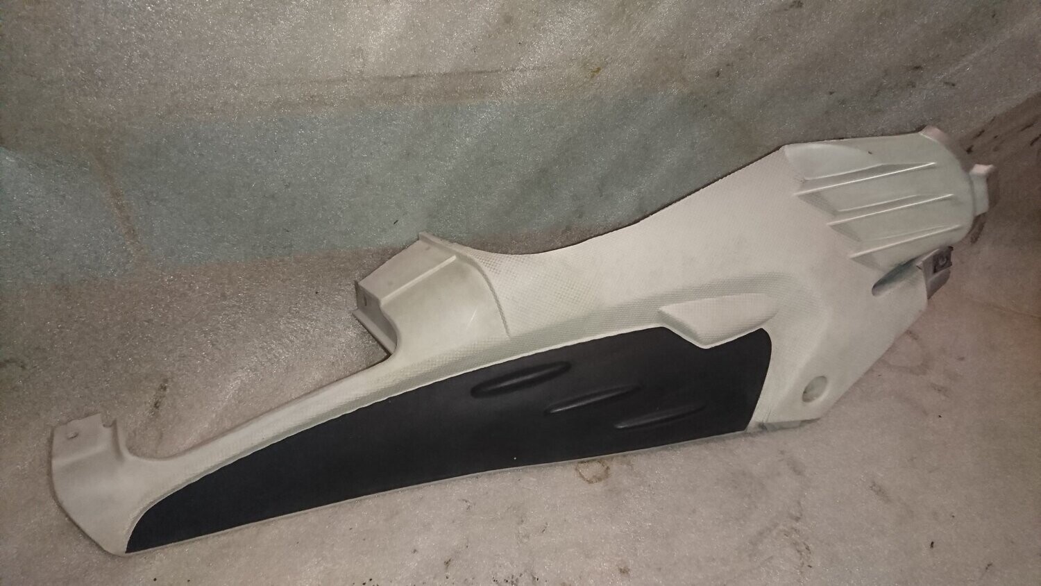 Verkleidung Aprilia SR50 Batteriefach Links #1