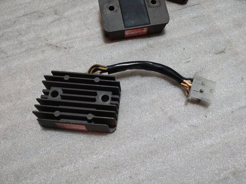 Spannungsregler Kawasaki LTD 450