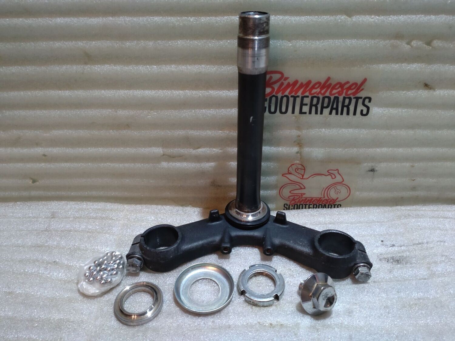 Gabelbrücke Kawasaki GPZ 500s EX500A Unten +Steuersatz
