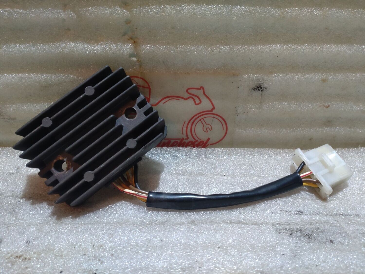 Spannungsregler Kawasaki GPZ 500s EX500A SH530-12K (modifiziert?)