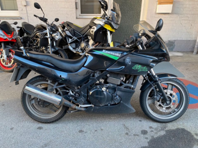 Kawasaki GPZ 500s / EX500D