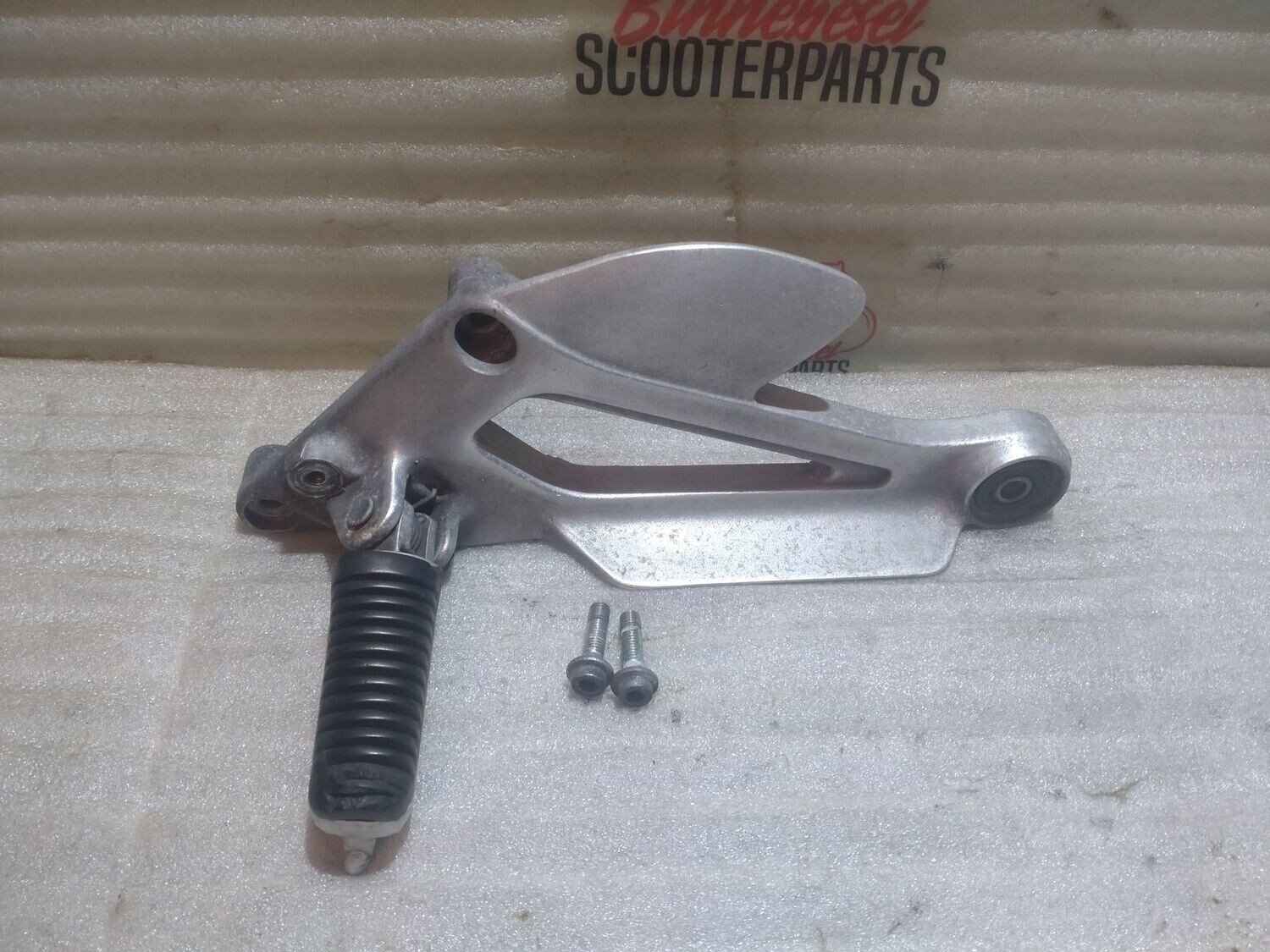 Fußraste Yamaha XJ 600 N / S 4BRA Fahrer Links +Konsole