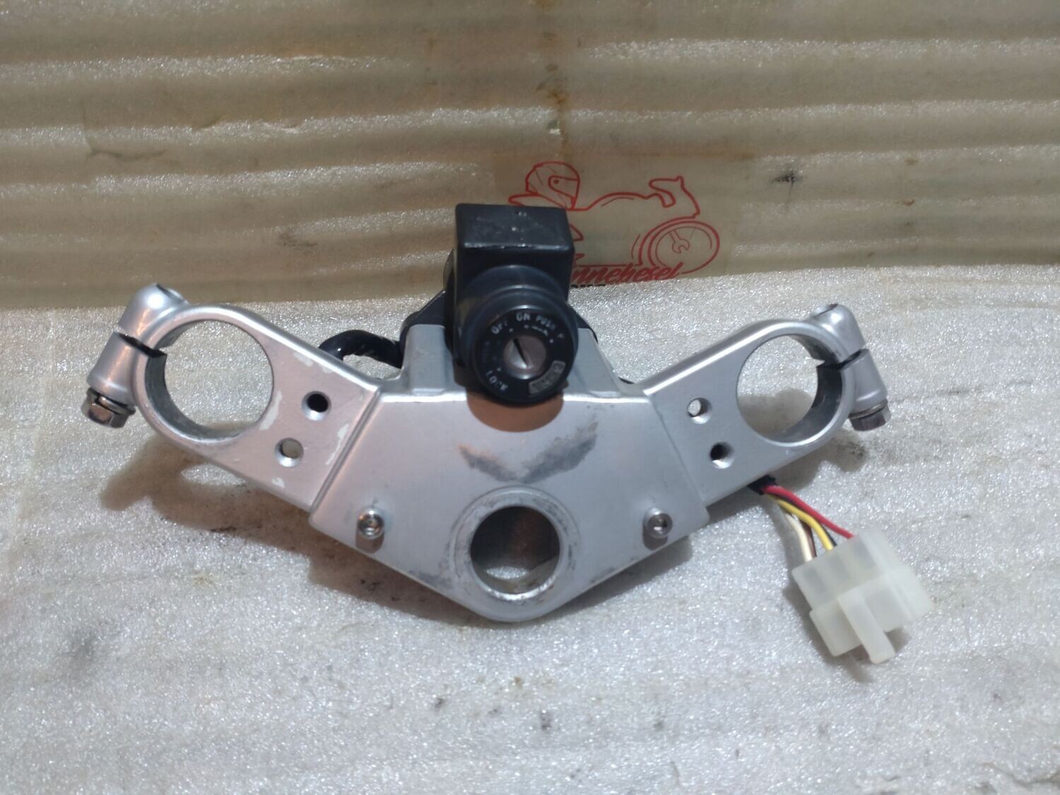 Gabelbrücke Kawasaki GPZ 500s EX500A Oben +Zündschloss (ohne Schlüssel)