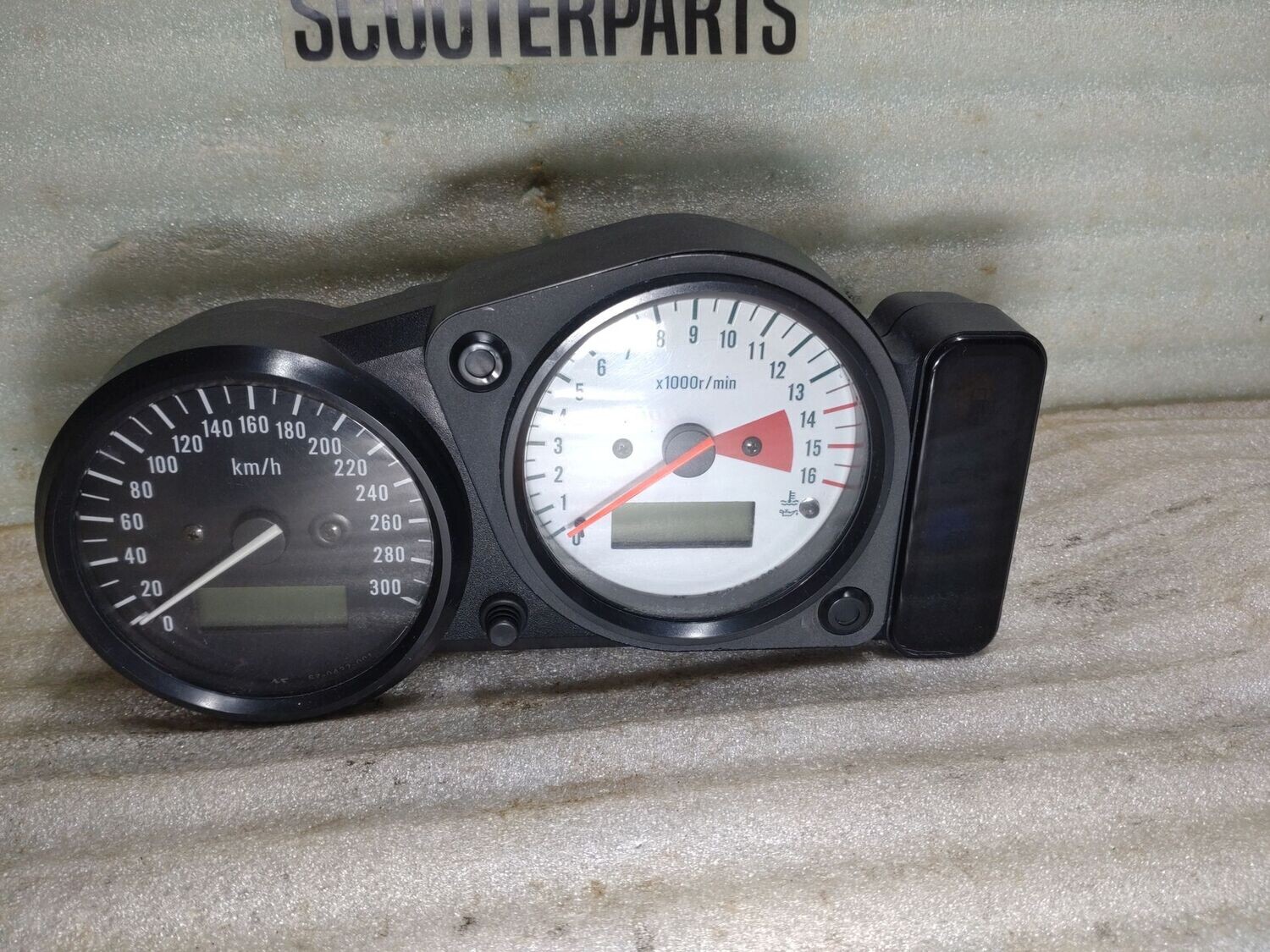 Tacho Suzuki GSXR 750 GR7DA Instrumente