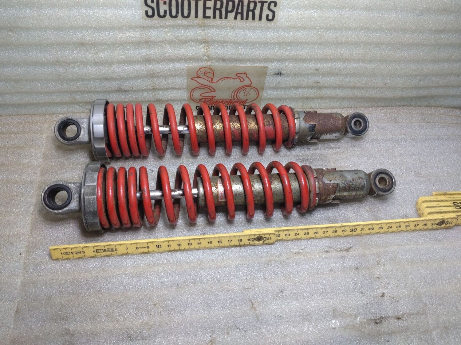 Federbein Honda CB 450s PC17 Hinten Paar 340mm Rot Showa ML4-901