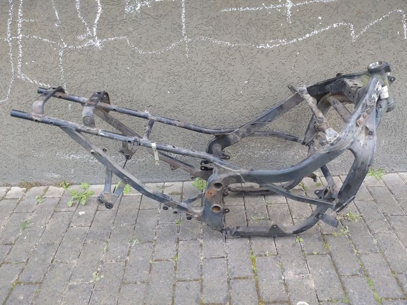 Fahrgestell Suzuki GSX 600 F GN72B109375 +Papiere
