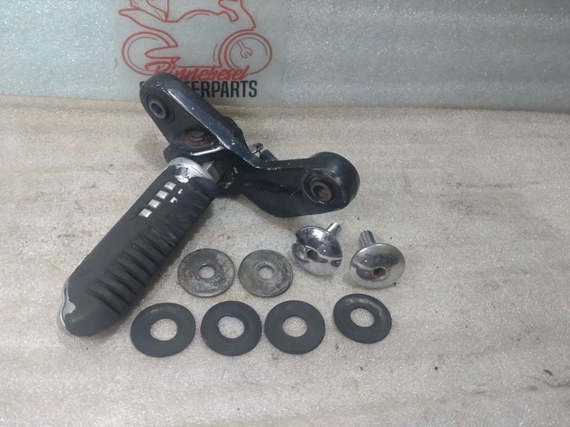 Fußraste Suzuki GSX 600 F GN72B Fahrer Links #2 +Konsole