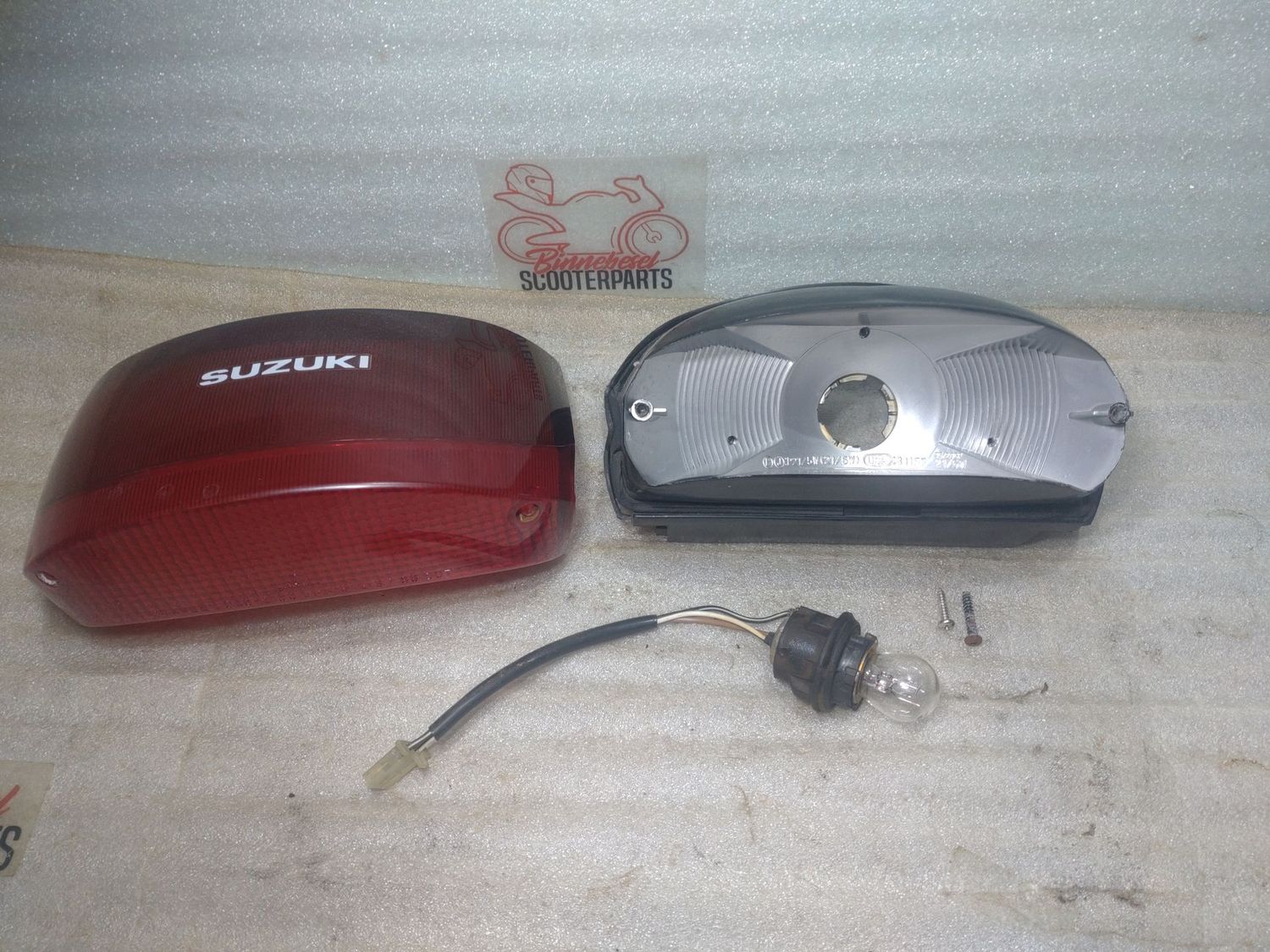 Rücklicht Suzuki GSX 600 F GN72B #2 Komplett