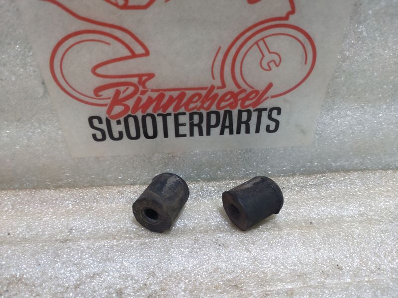 Halterung Suzuki GSX 400 E GK53C Gummistopfen Kotflügel Hinten Paar #1