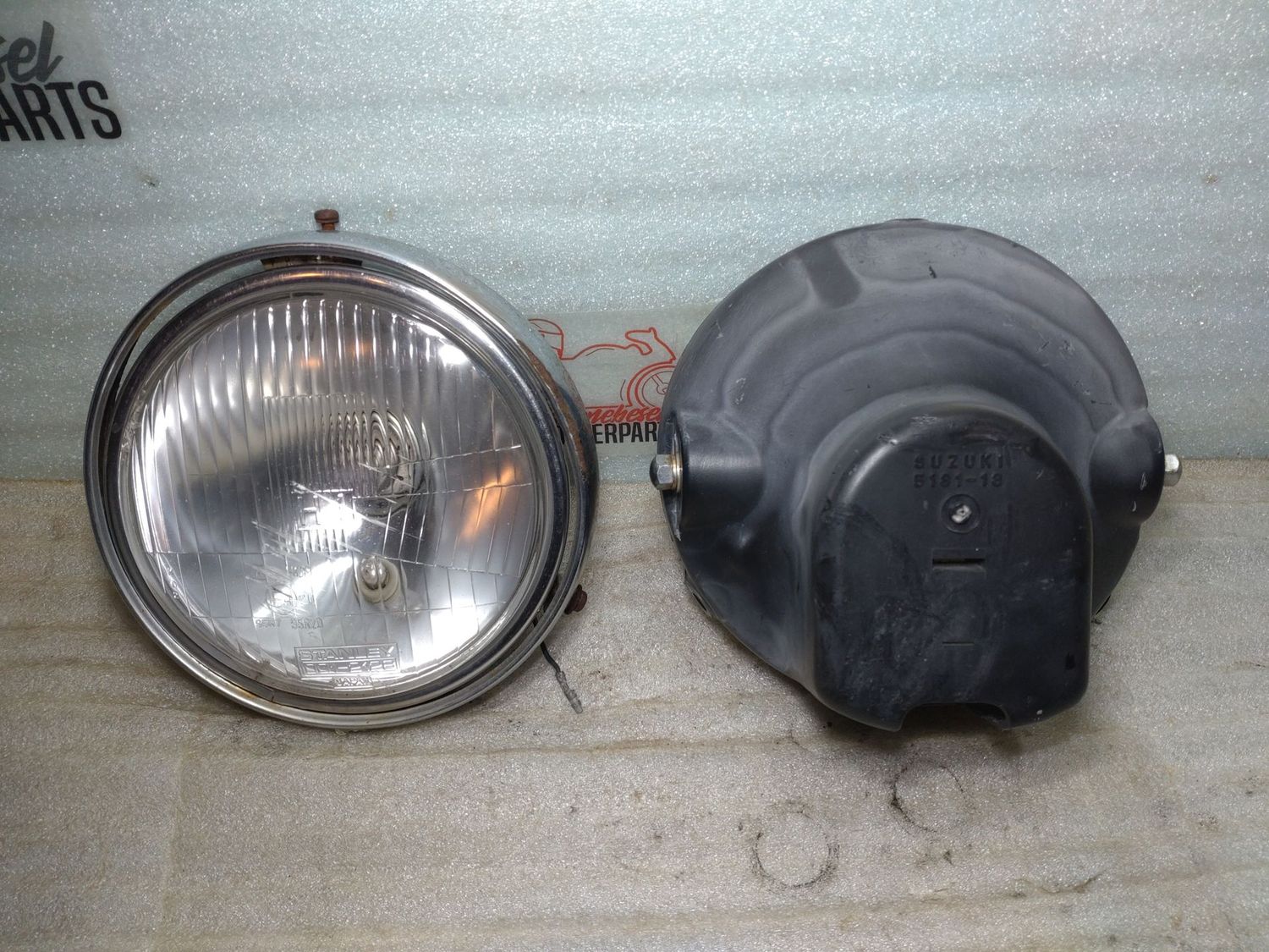 Scheinwerfer Suzuki GSX 400 E GK53C #1 Komplett +Gehäuse