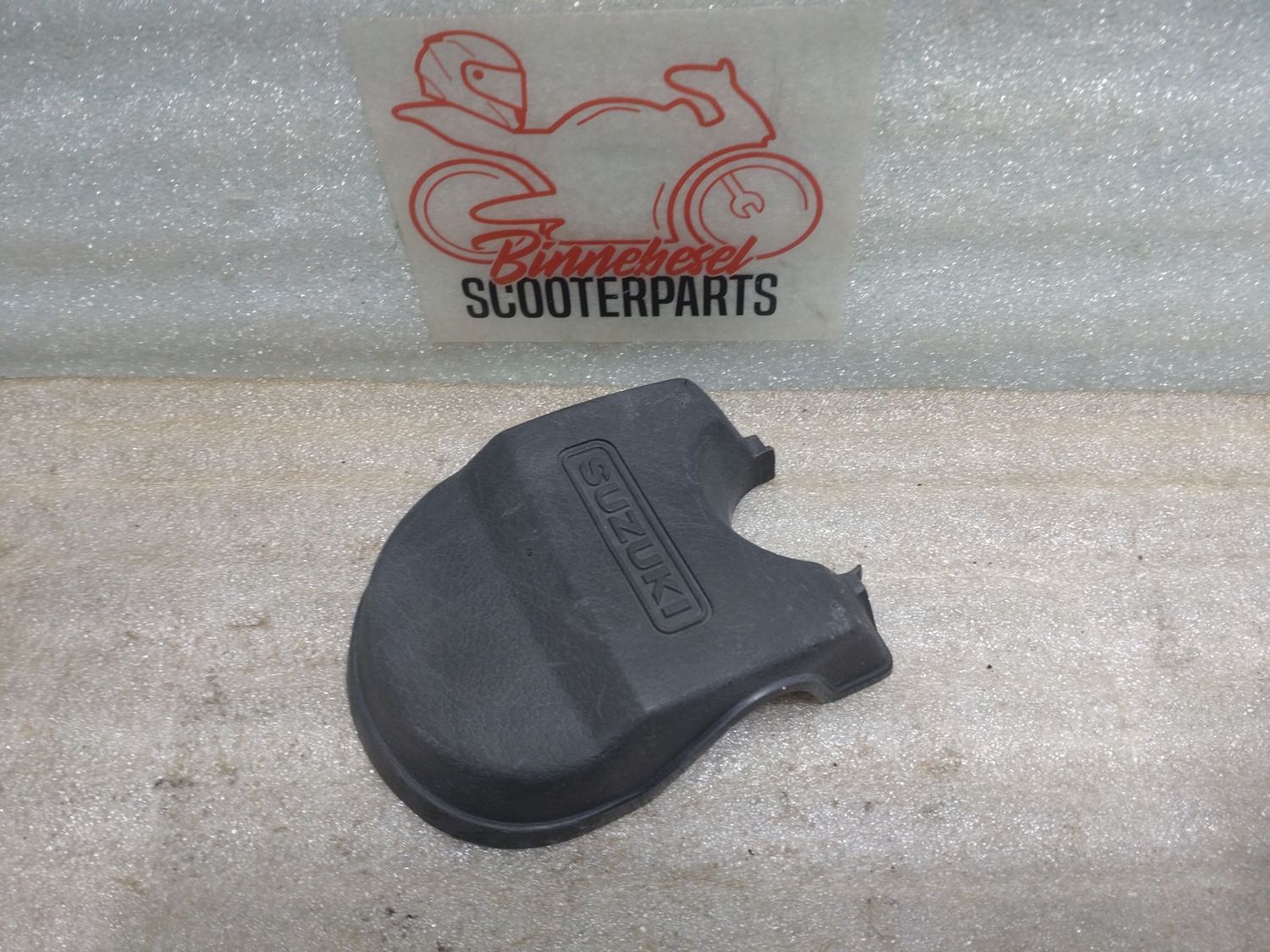 Verkleidung Suzuki GSX 400 E GK53C Lenkkopf #1