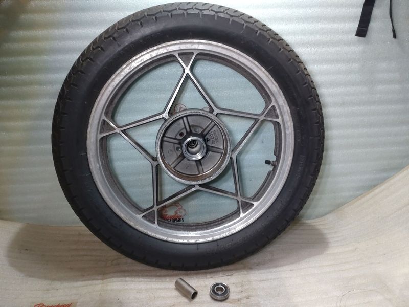 Felge Suzuki GSX 400 E GK53C #1 Hinten J18x1,85 +Reifen 3,75x18