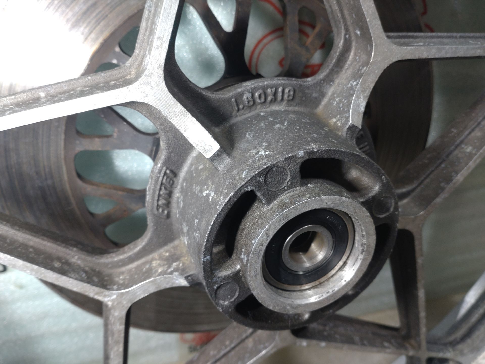 Felge Suzuki GSX 400 E GK53C #1 Vorn J18x1,60 +Reifen 3,00x18