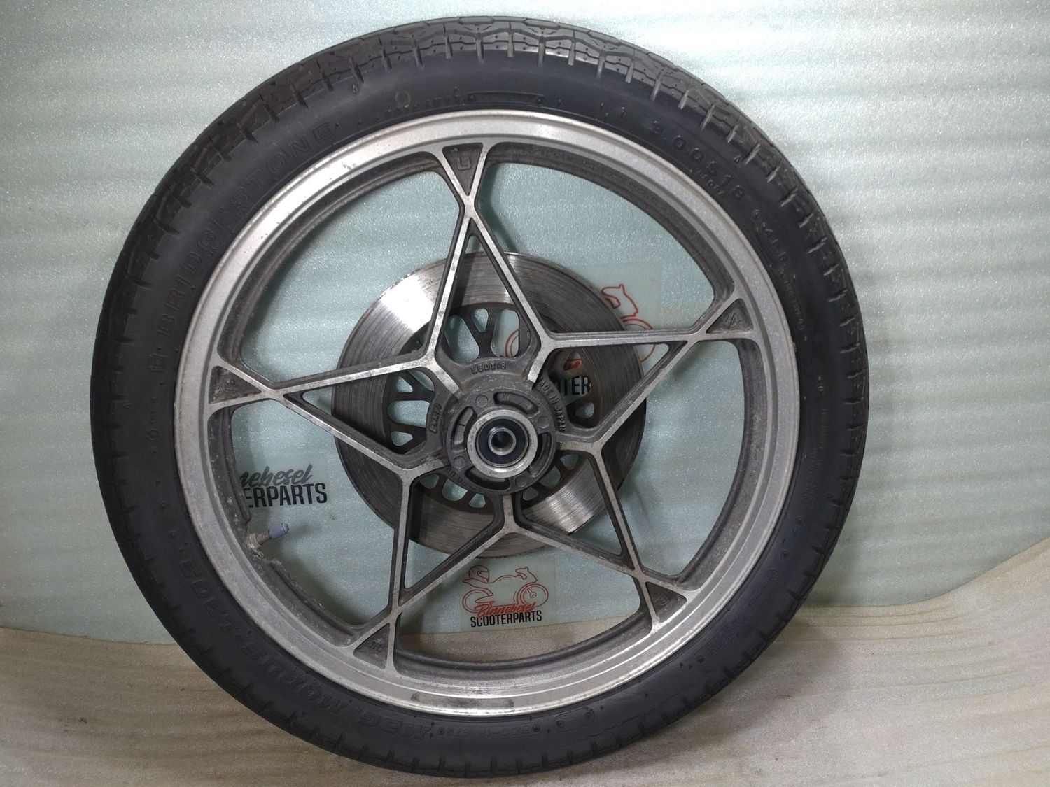Felge Suzuki GSX 400 E GK53C #1 Vorn J18x1,60 +Reifen 3,00x18
