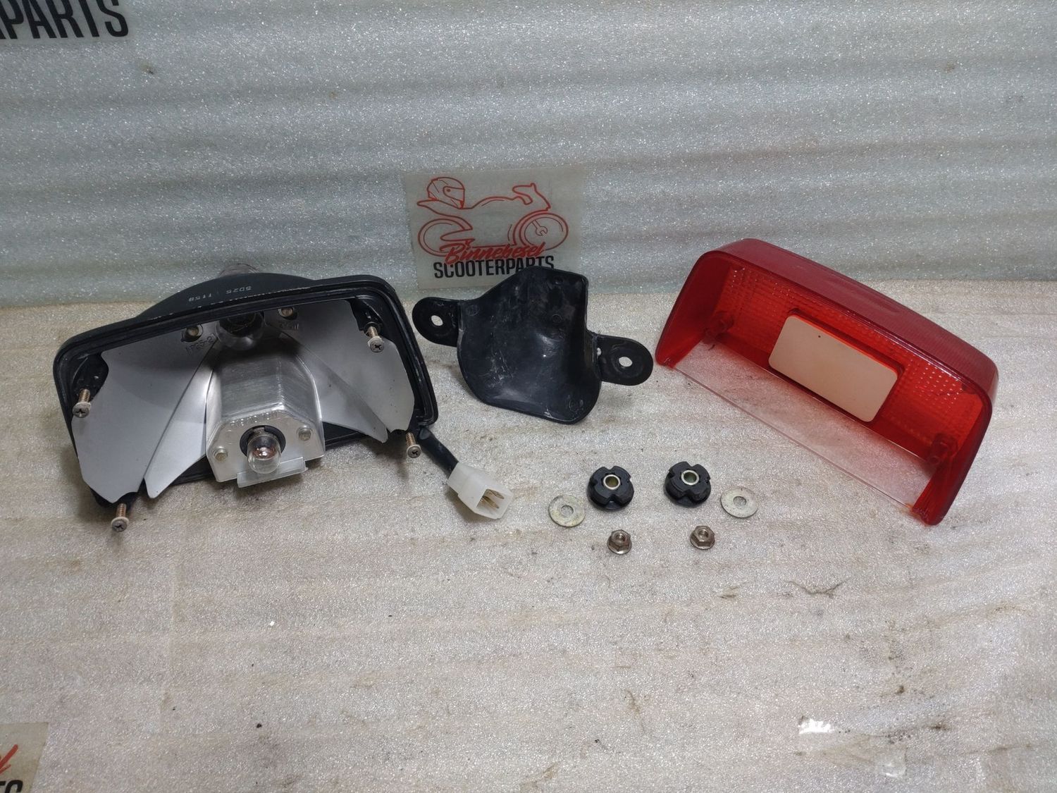 Rücklicht Suzuki GSX 400 E GK53C #2 Komplett