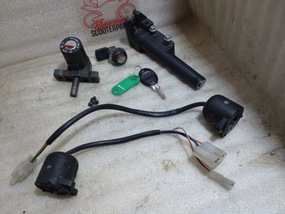 Schlosssatz Aprilia SR50 Komplett +1 Schlüssel +beide Zündschalter Minarelli & Piaggio Morini