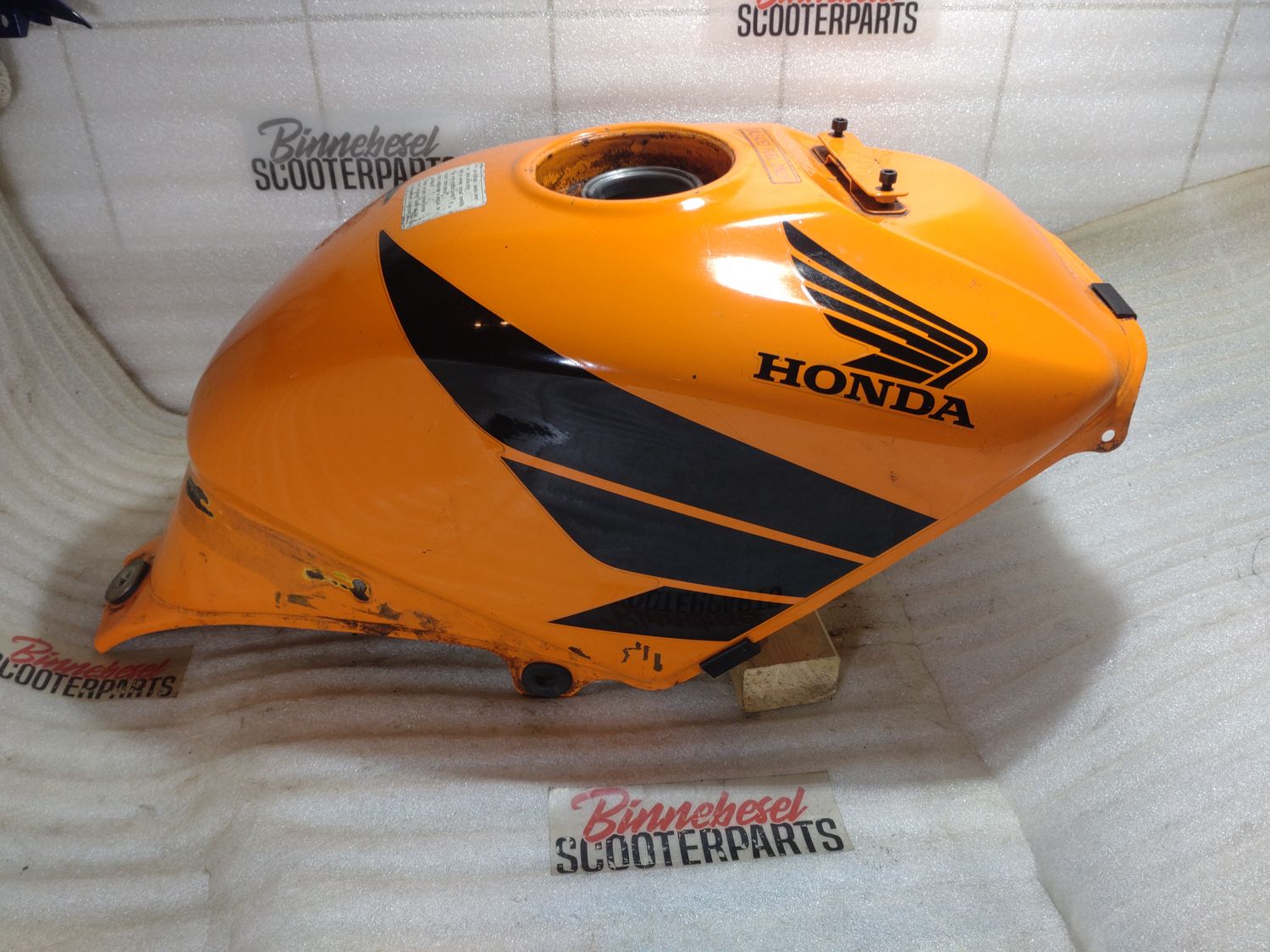 Benzintank Honda CBR 125 R JC34 #2 Repsol Rostfrei
