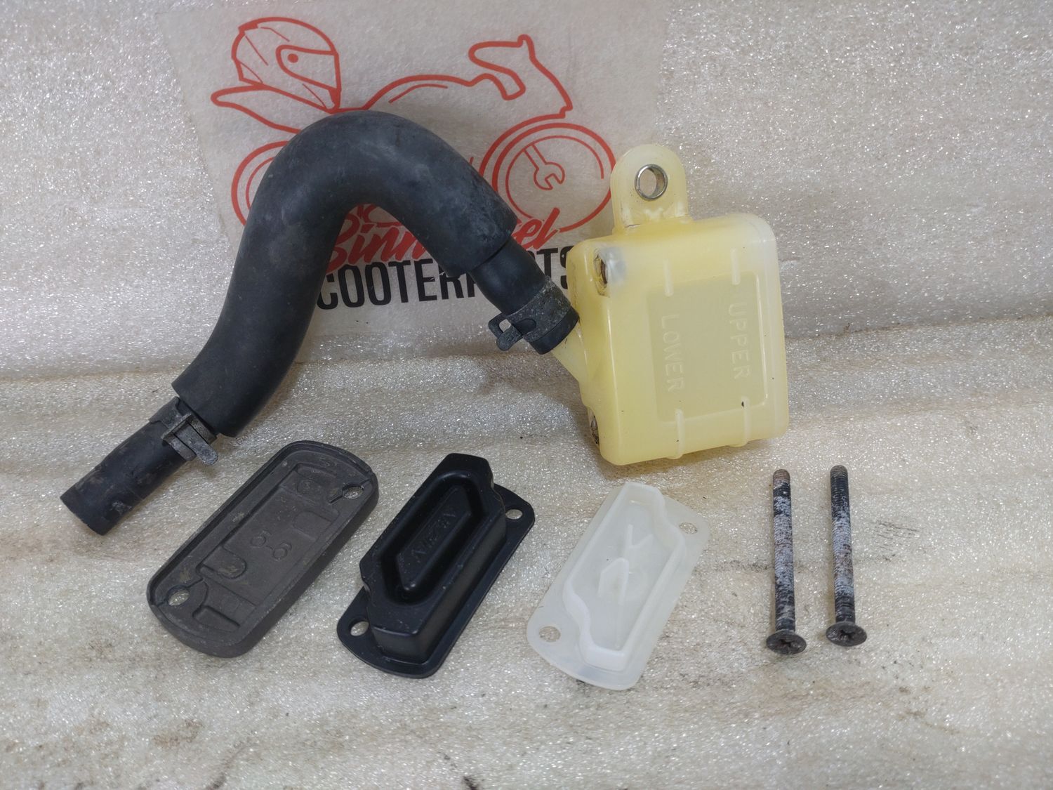 Bremsflüssigkeitsbehälter Honda CBR 125 R JC34 Hinten #2 +Deckel +Membrane