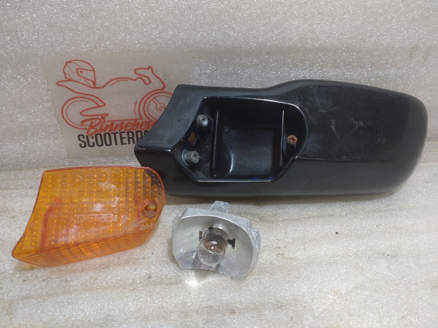 Blinker Derbi Vamos Vorn Links Schwarz Komplett (Halter geklebt)
