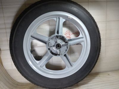 Felge Hyosung Cruise 2 GA125 Hinterrad #2 J16x2,50 +Reifen 110-90-16