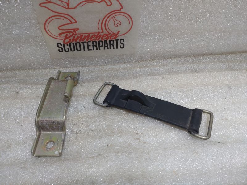 Halterung Hyosung Cruise 2 GA125 Gummihalter +Blech #2