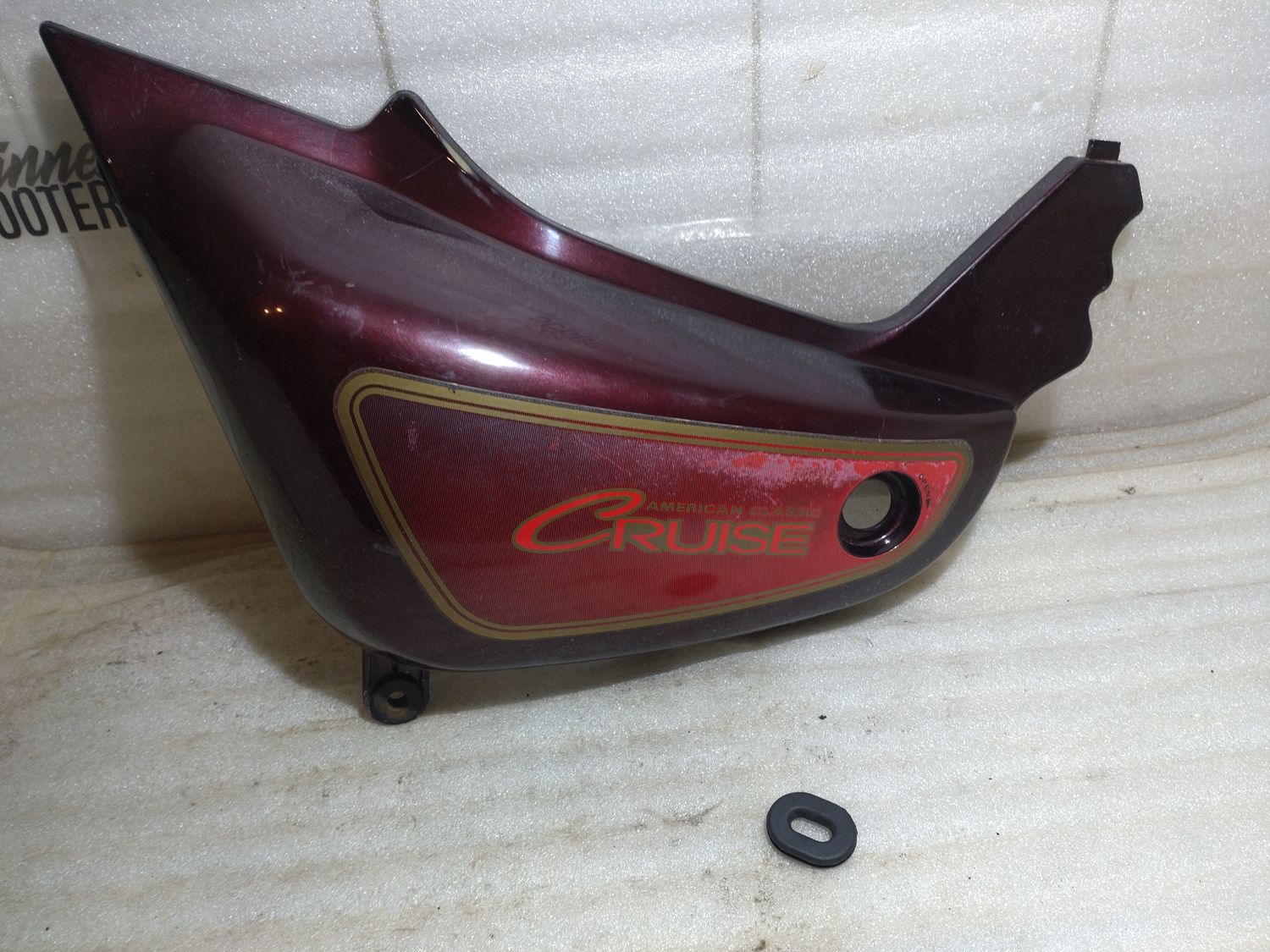 Verkleidung Hyosung Cruise 2 GA125 Seitenteil Links #2 Rot +Gummihalter
