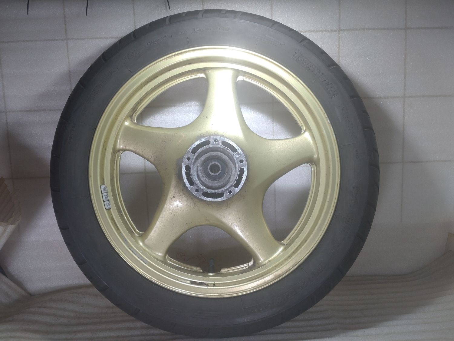 Felge Suzuki VX 800 VS51B Hinten J17xMT3,50 +Reifen 150-70-ZR1