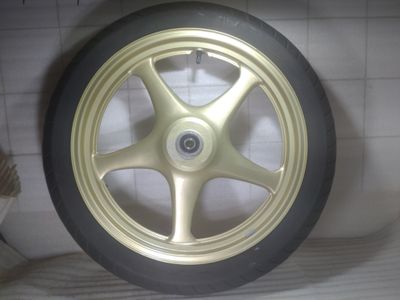 Felge Suzuki VX 800 VS51B Vorn J18xMT3,00 +Reifen 110-80-ZR18