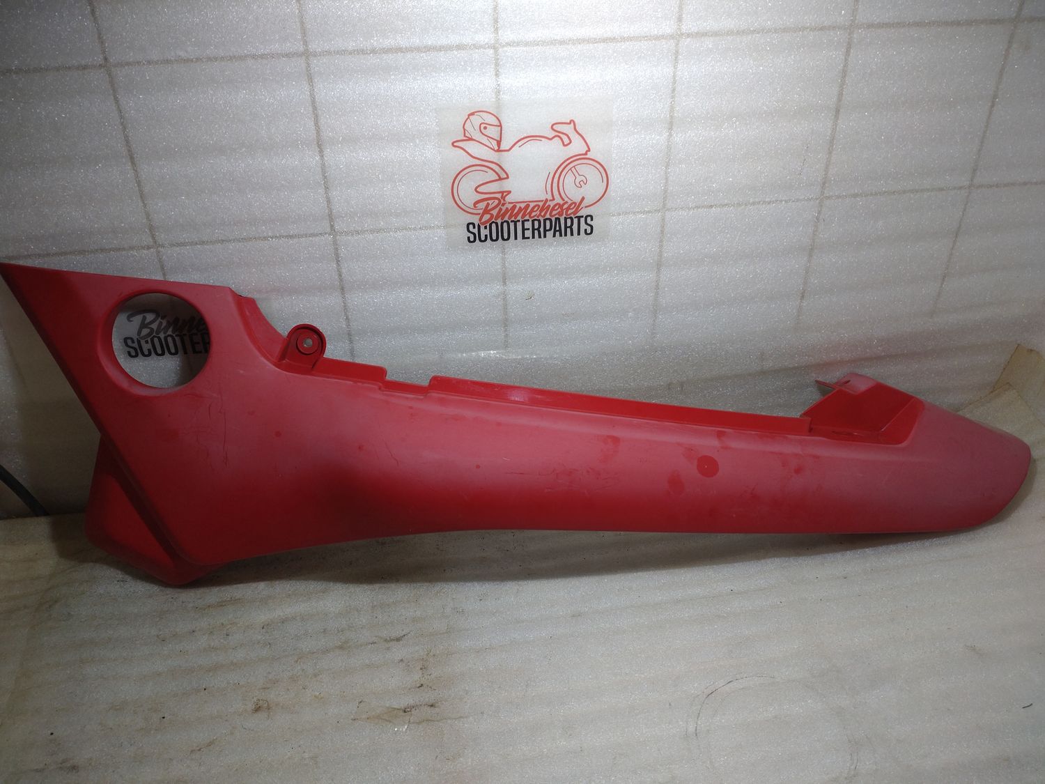 Verkleidung Suzuki VX 800 VS51B Heck Seitenteil Links Rot