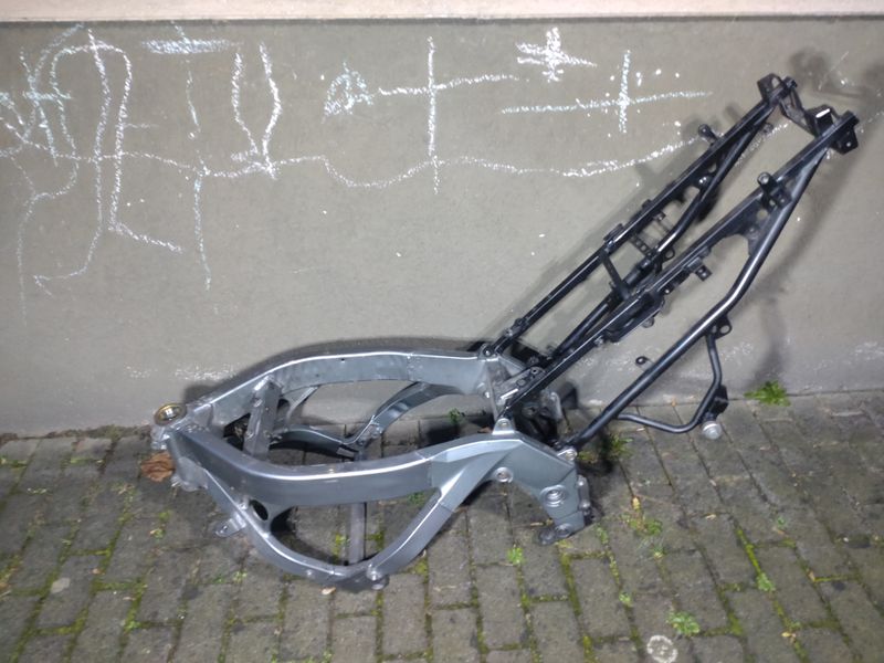 Fahrgestell Kawasaki ZZR 600 D ZX600D601303 +Brief +Schein