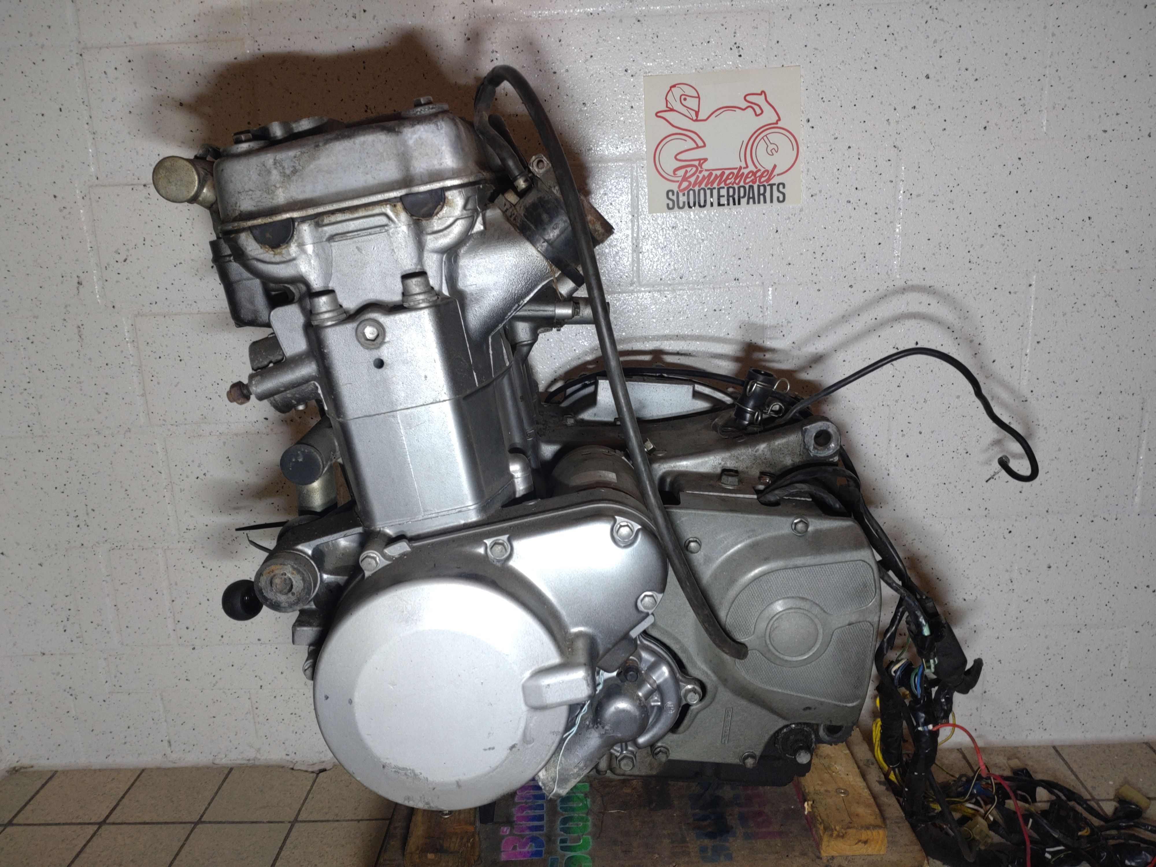 Motor Kawasaki ZZR 600 D ZX600DE018885 Komplett +Lichtmaschine +Anlasser