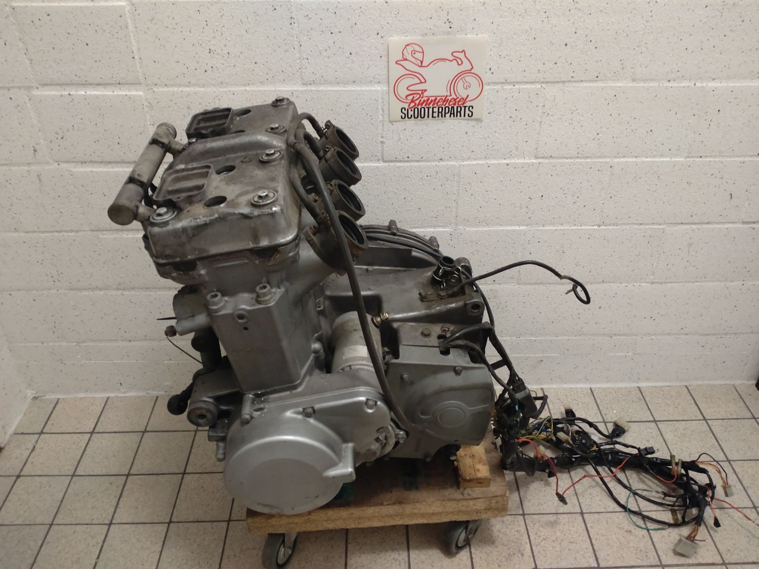 Motor Kawasaki ZZR 600 D ZX600DE018885 Komplett +Lichtmaschine +Anlasser