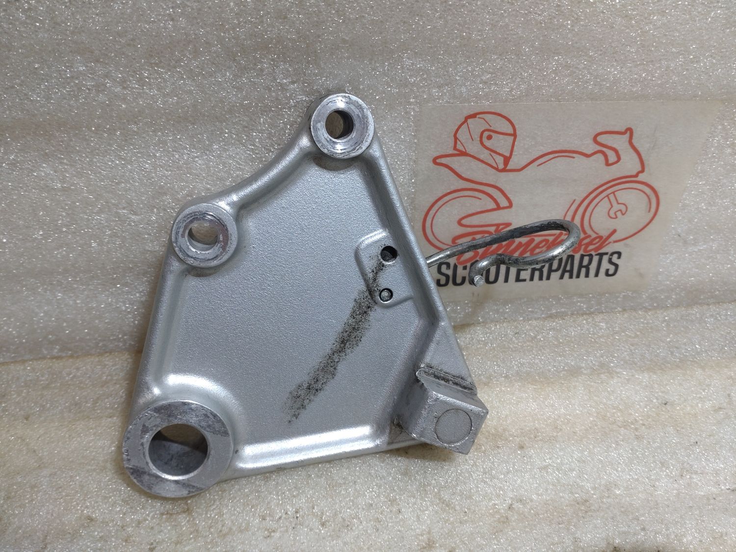 Bremssattelhalter Hyosung Naked GT 125 Hinterradbremse