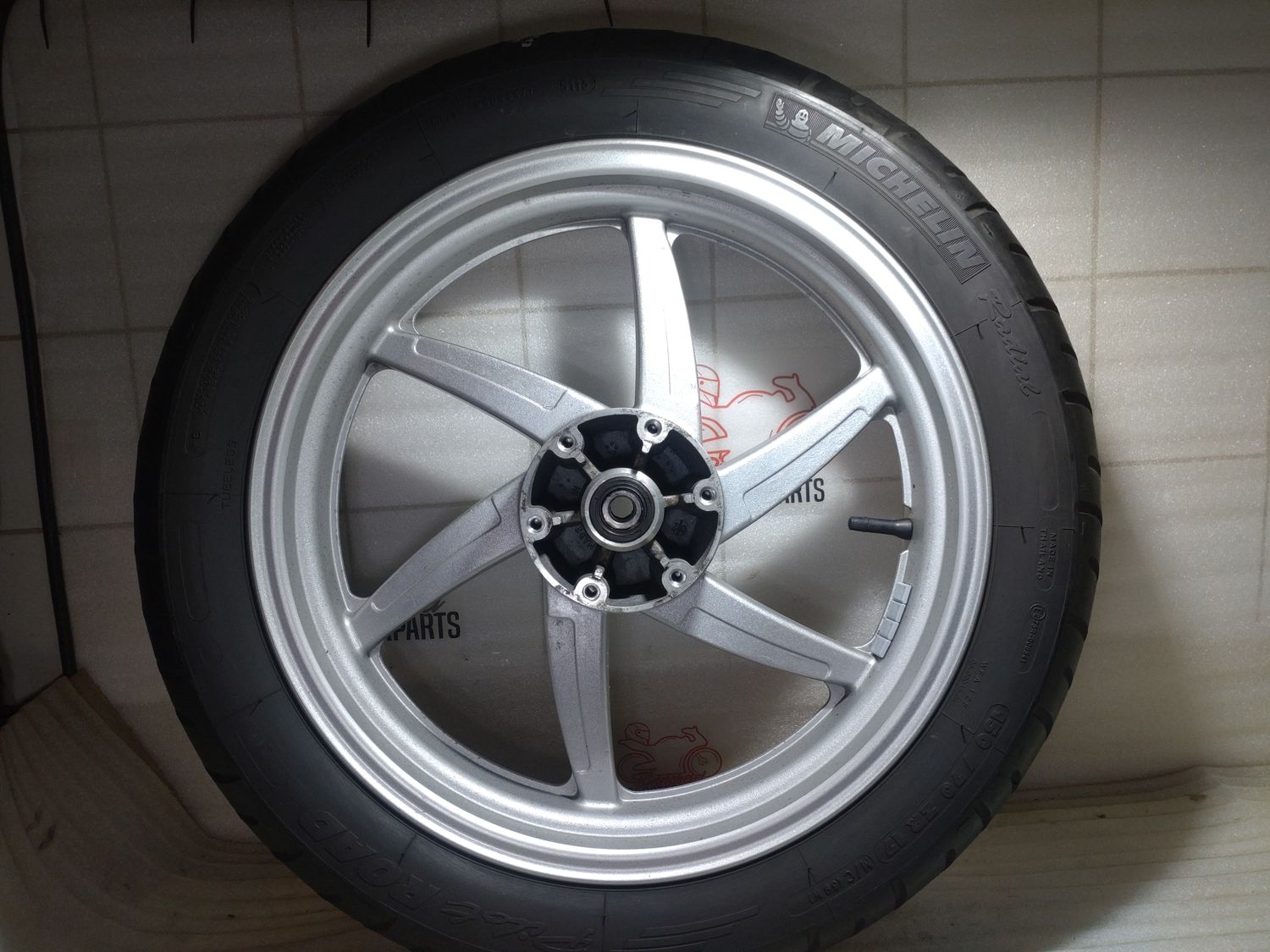Felge Hyosung Naked GT 125 Hinterrad J17xMT 4,00 +Reifen 150-70-ZR17