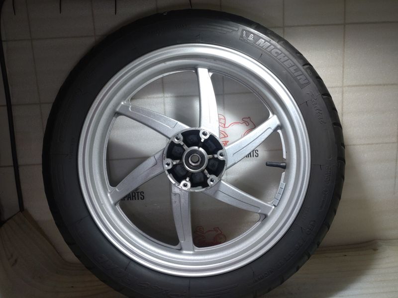 Felge Hyosung Naked GT 125 Hinterrad J17xMT 4,00 +Reifen 150-70-ZR17