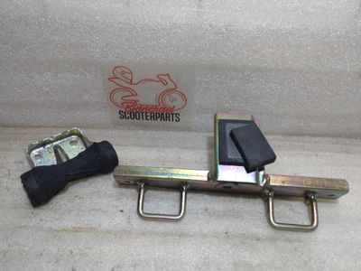 Halterung Hyosung Naked GT 125 Benzintank Sitzbank +Tankgummis