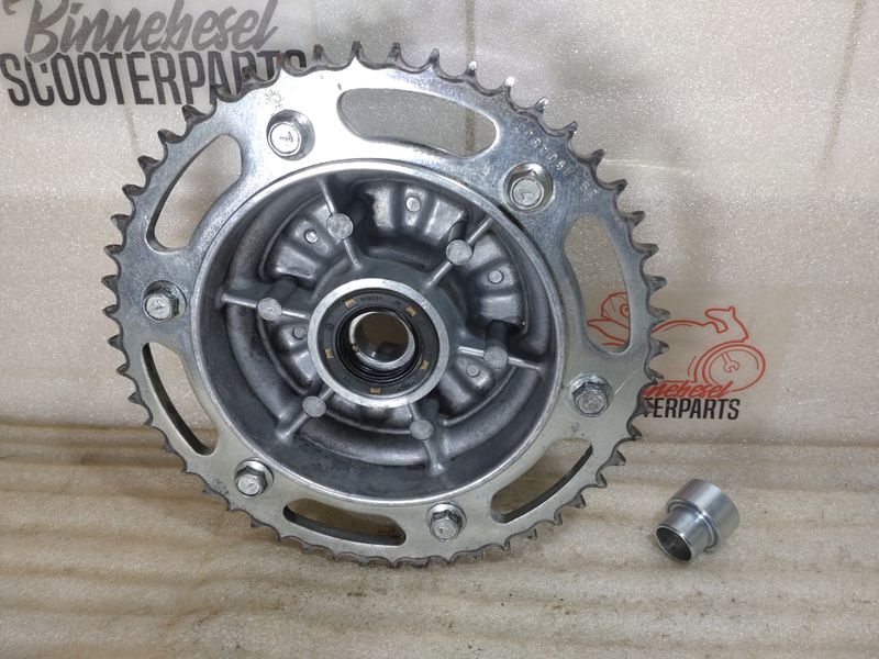 Kettenradträger Hyosung Naked GT 125 Hinterradnabe +Hülse +Ritzel